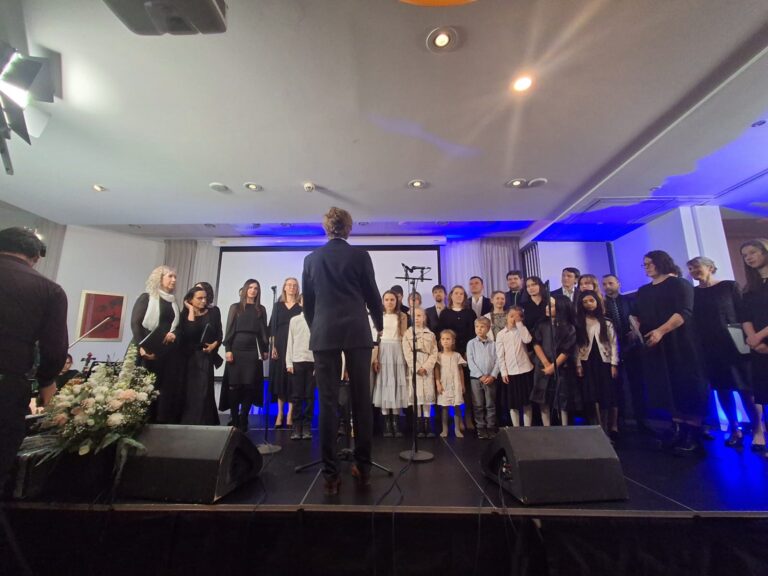 Występ zespołu instrumentalnego Anabasis i chóru i zespołu Misyjnego Made Of Mercy